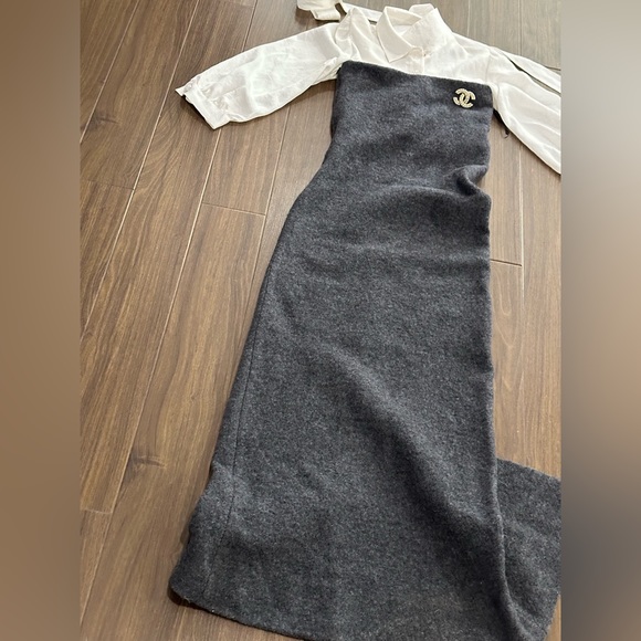 Zara seasonal collection textured dress including brooch and shirt - Picture 3 of 13